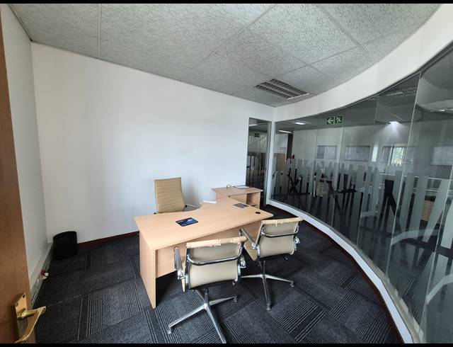 584M² OFFICE TO LET IN BRUMA